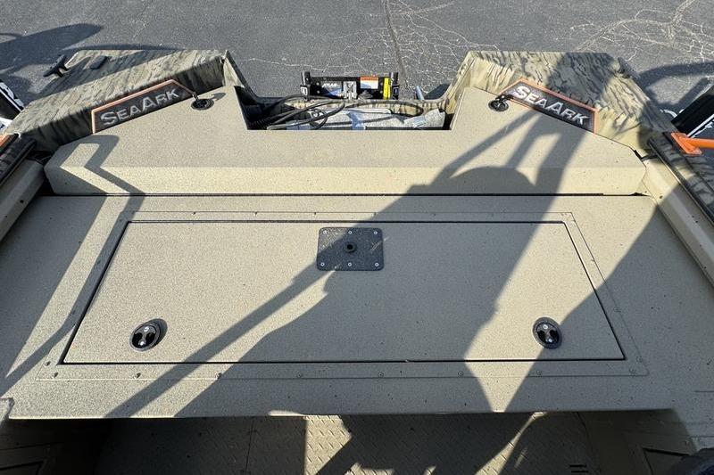 2026 SeaArk EasyCat boat deck with storage compartment and SeaArk branding.