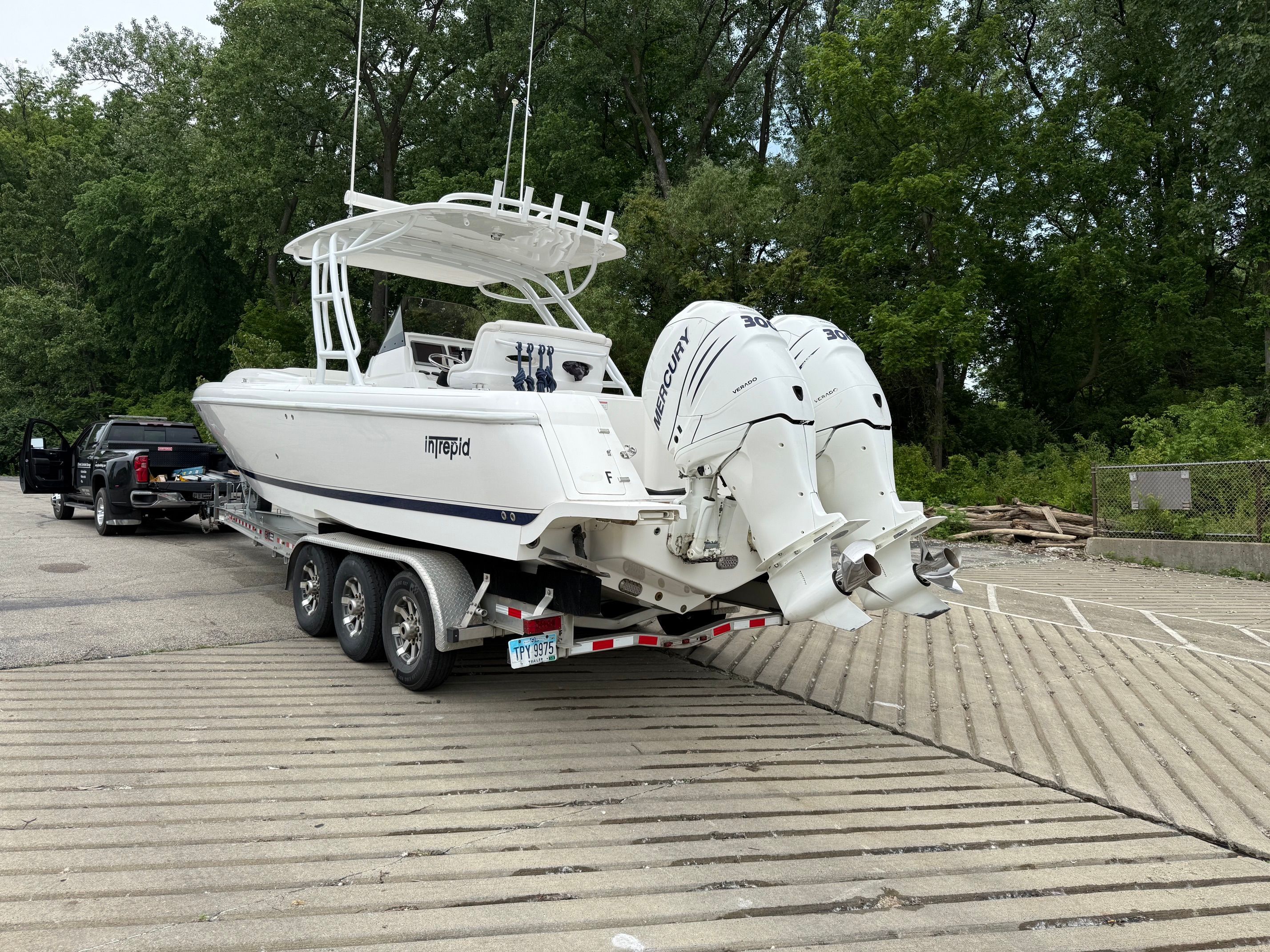 2012 Intrepid 327 Cuddy - 3