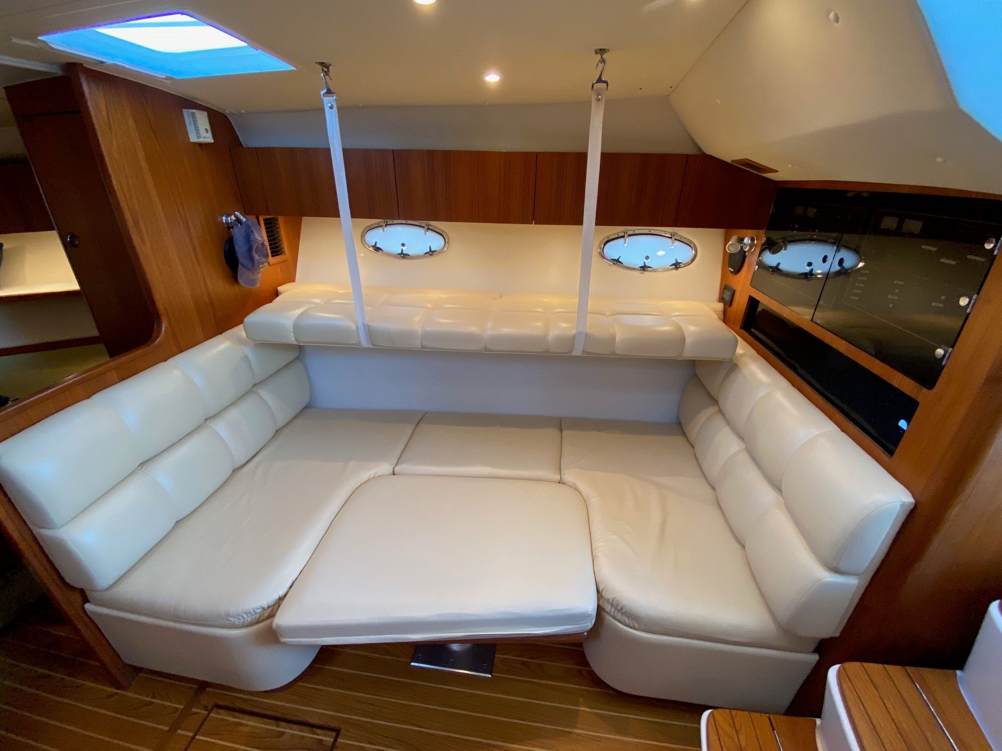 2004 Tiara Yachts 3500 Open - 8