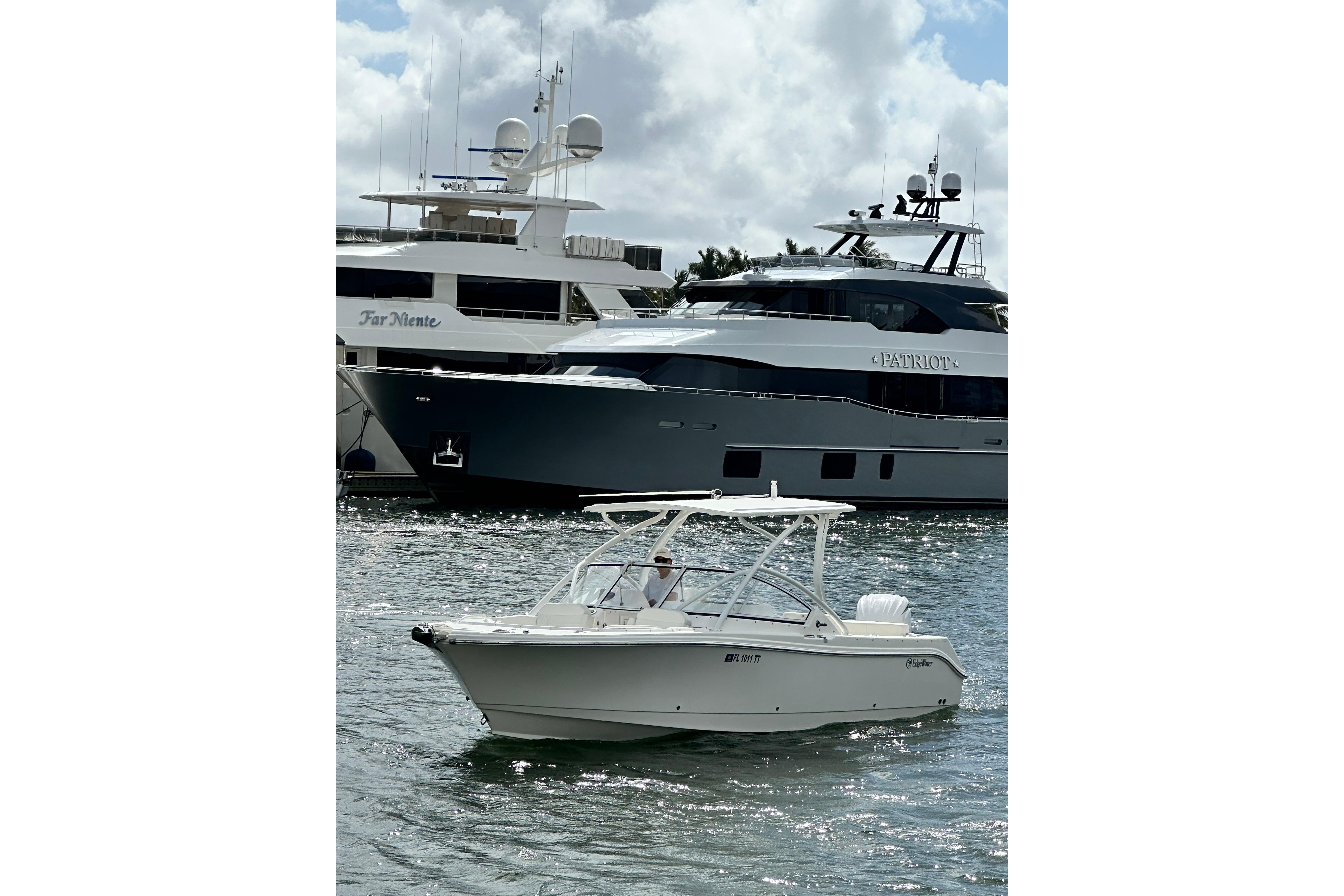 2023 Edgewater 248CX Crossover