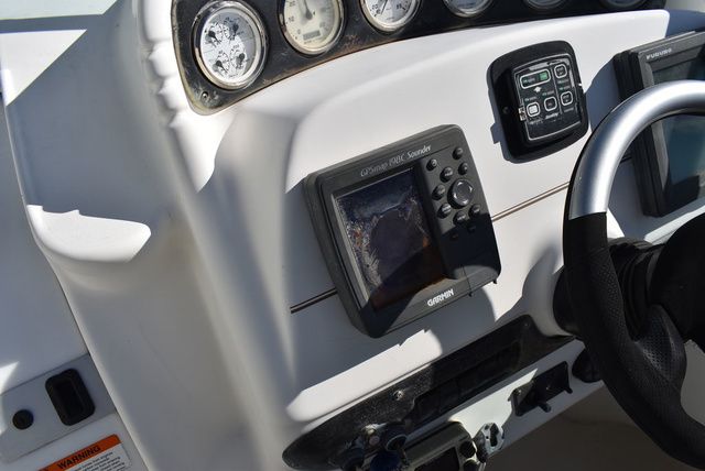 2005 Larson Cabrio 310 - 35