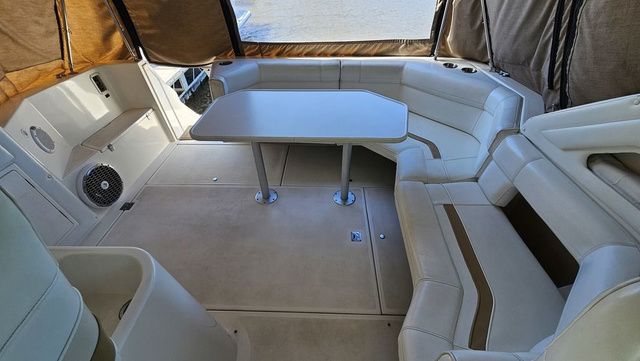 1995 Cruisers Yachts 3775 Esprit - 9