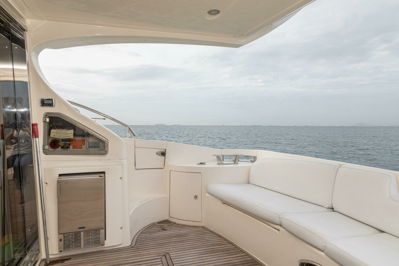 2009 Azimut Flybridge - Image 8