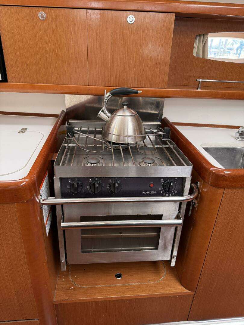 2012 Beneteau 43 - Image 78
