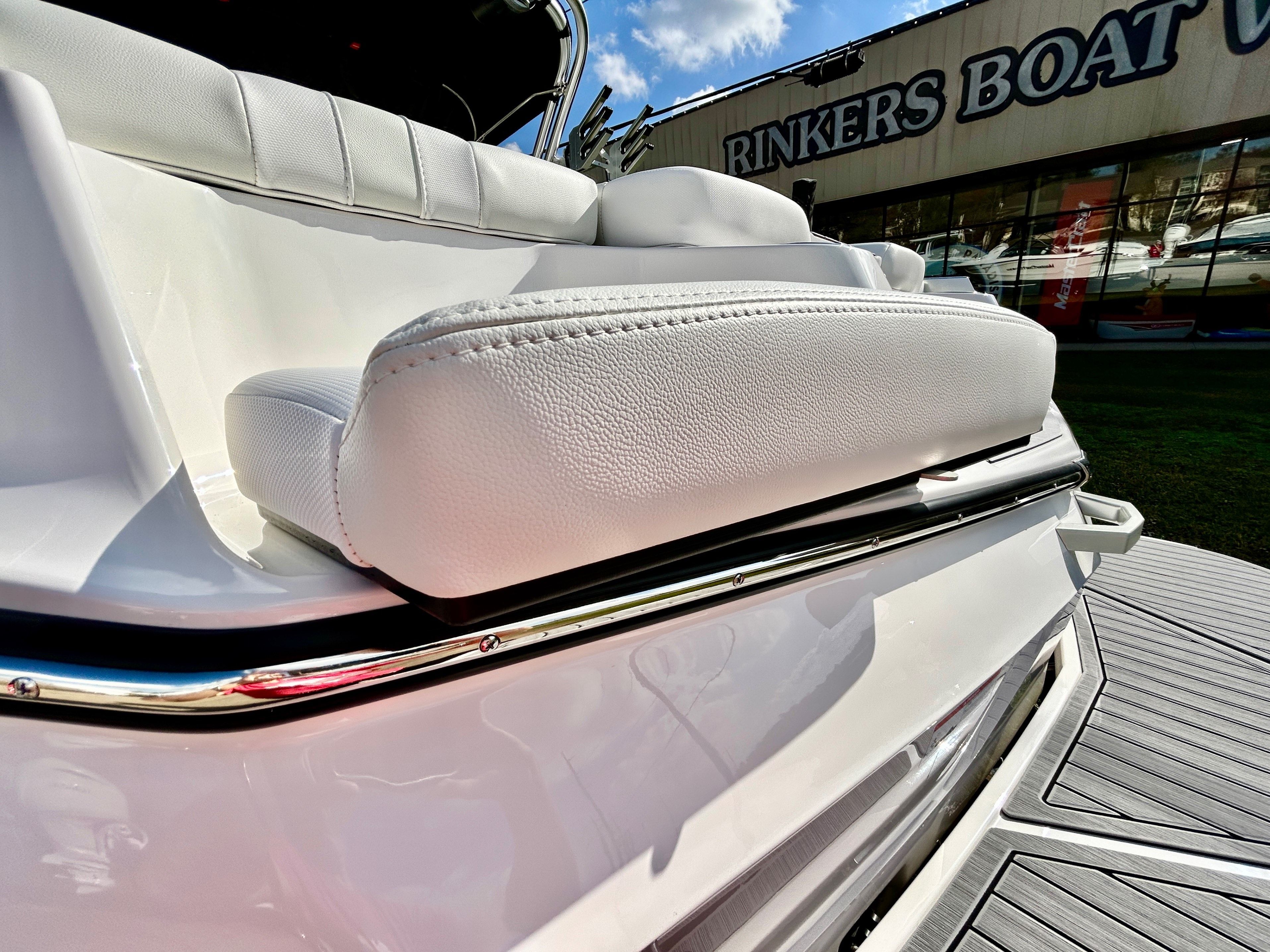 2026 MasterCraft XT23 - 13