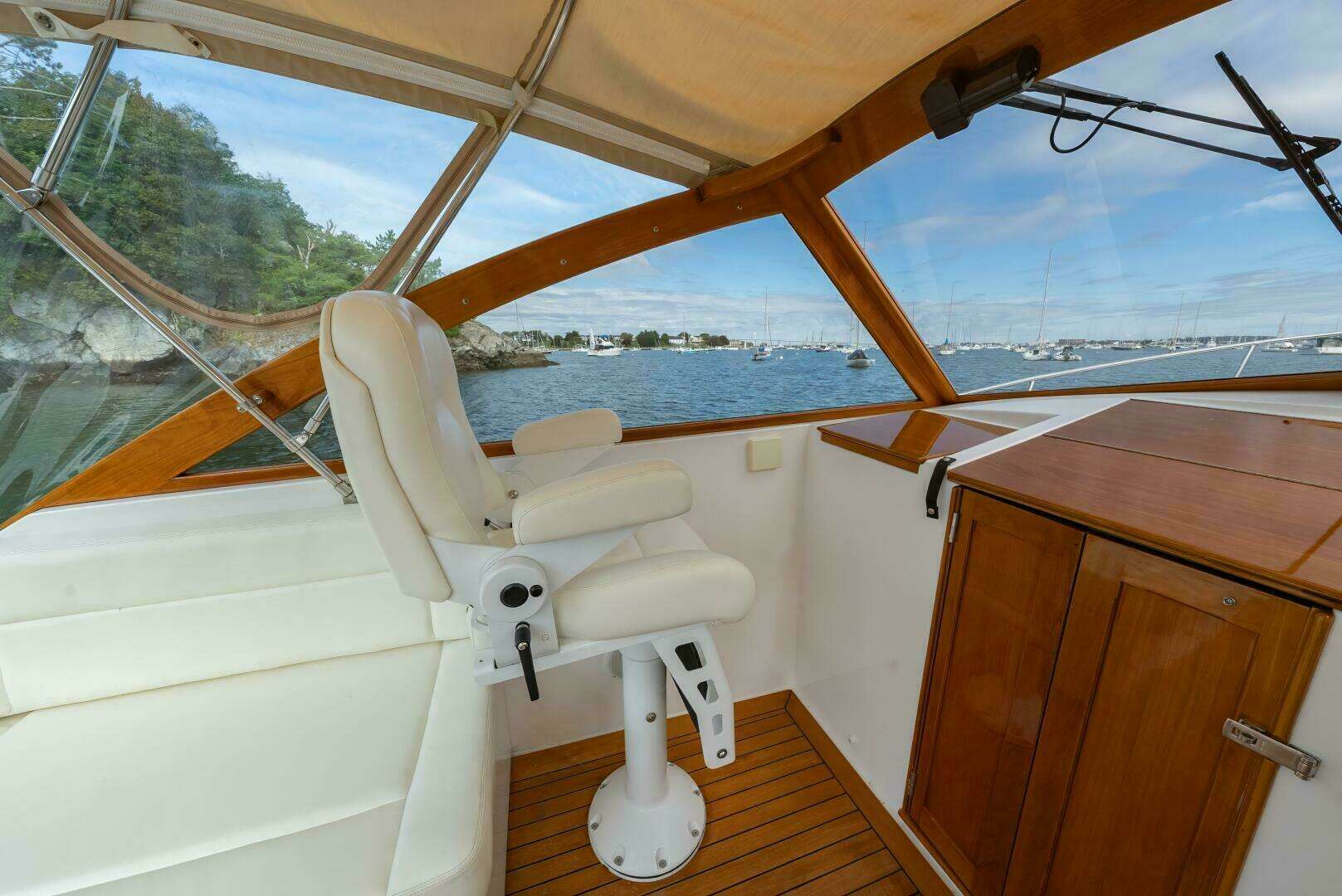 2020 CH Marine Shelter Island Nomad - Image 10