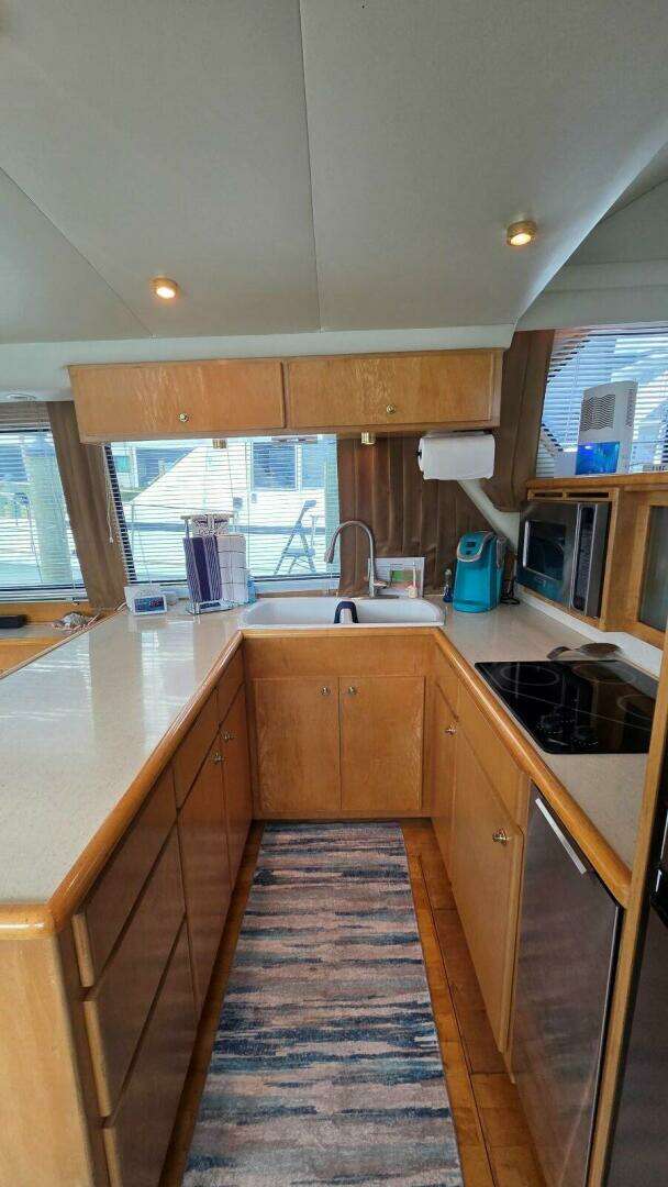 1998 Navigator 5300 - Image 29