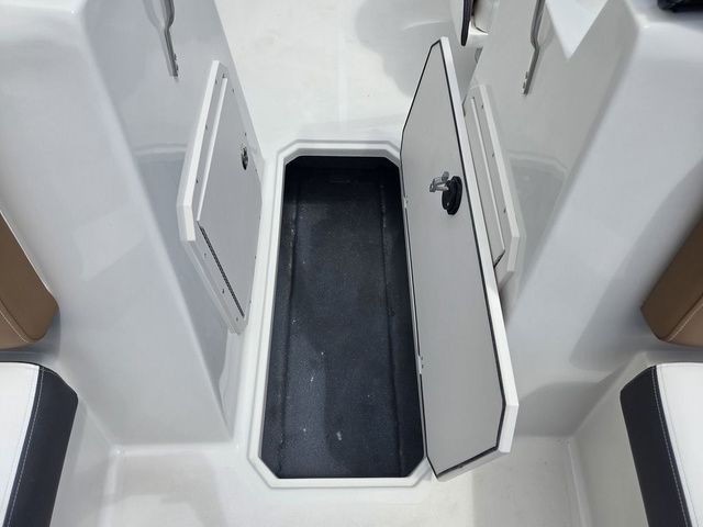2026 Starcraft SVX OB 190 DC OB w/140hp and Trailer - 42