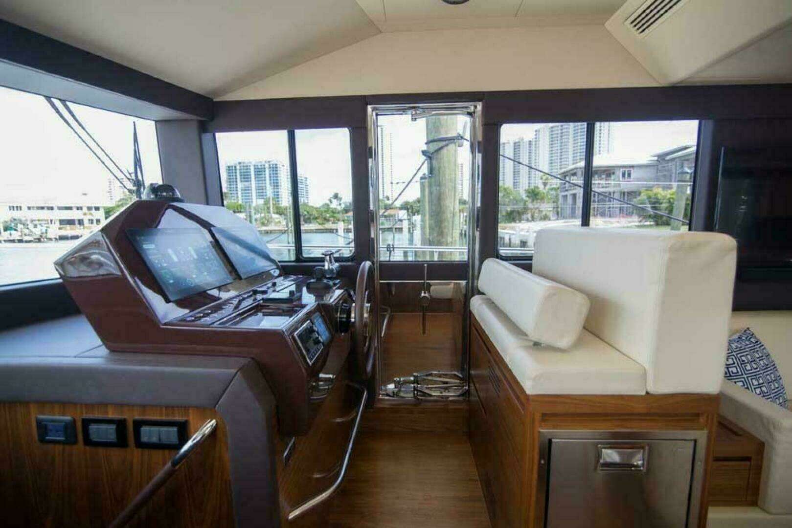 2019 Sundeck Yachts 580 Sport - Image 25