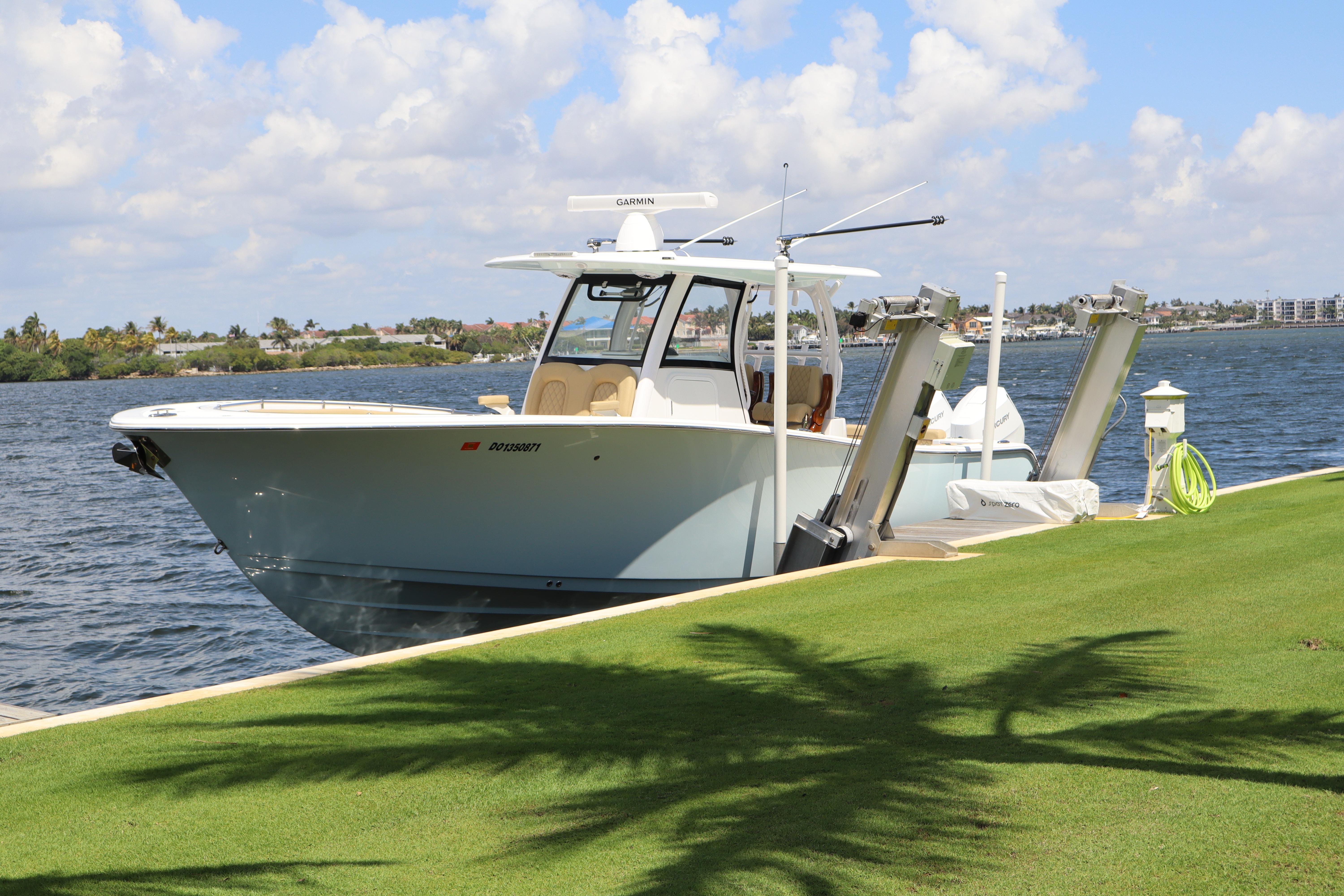 2025 Sportsman Open 322 Center Console