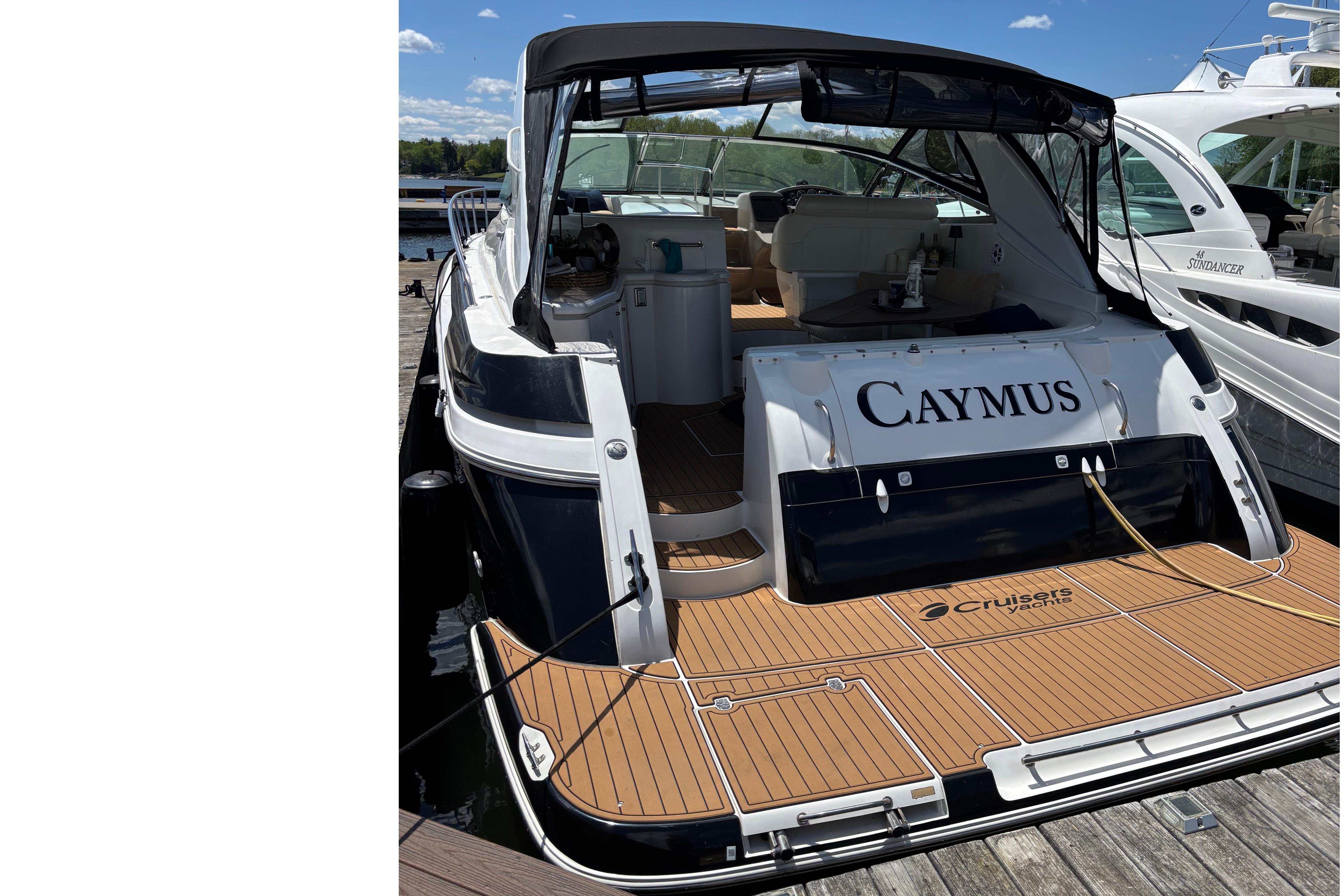 2003 Cruisers Yachts 4270 Express