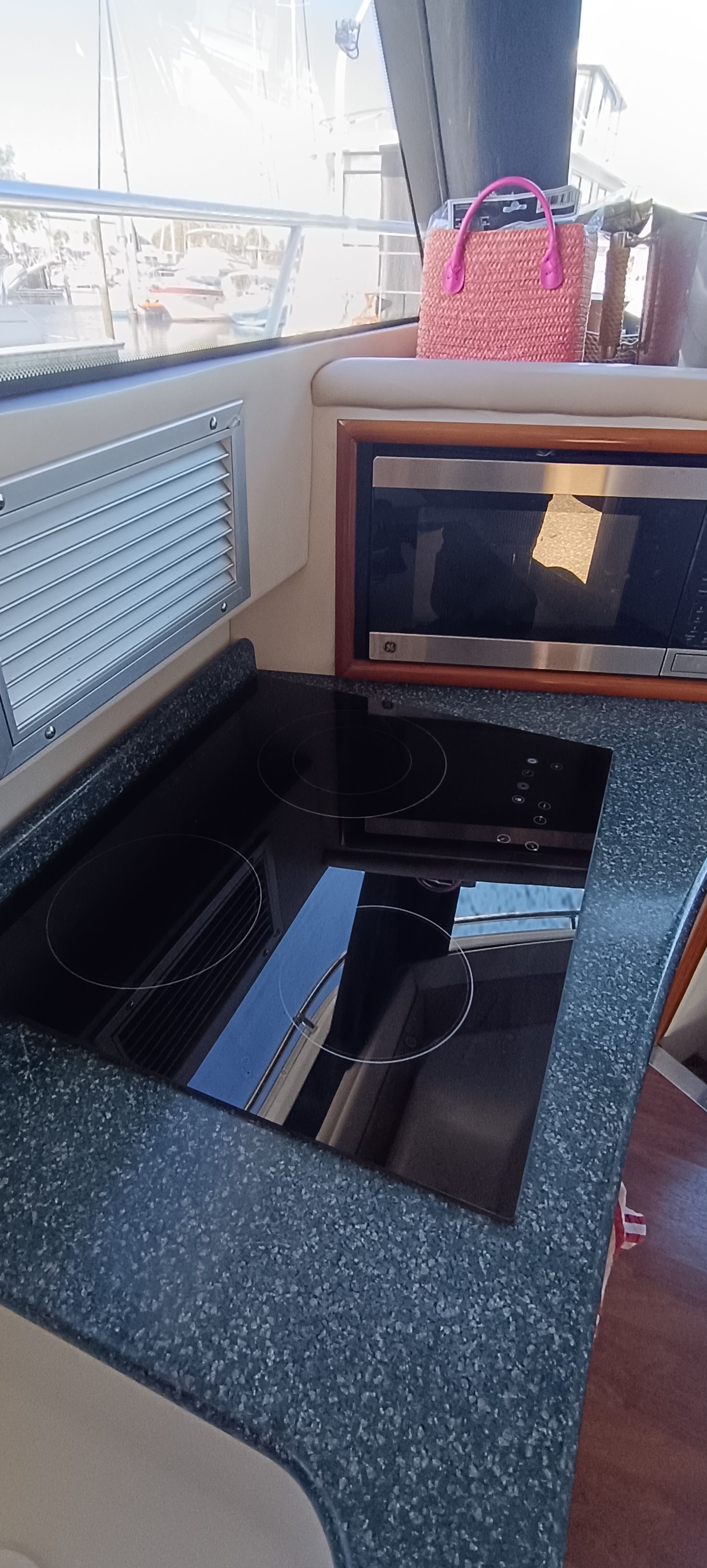 2000 Carver 450 Voyager Pilothouse - 15