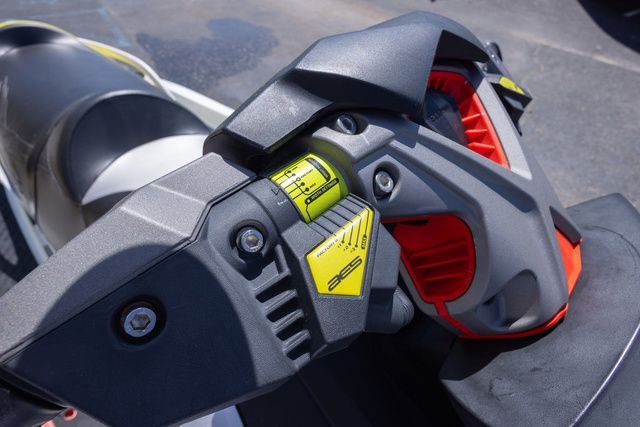 2016 Sea-Doo RXT 300 - 14