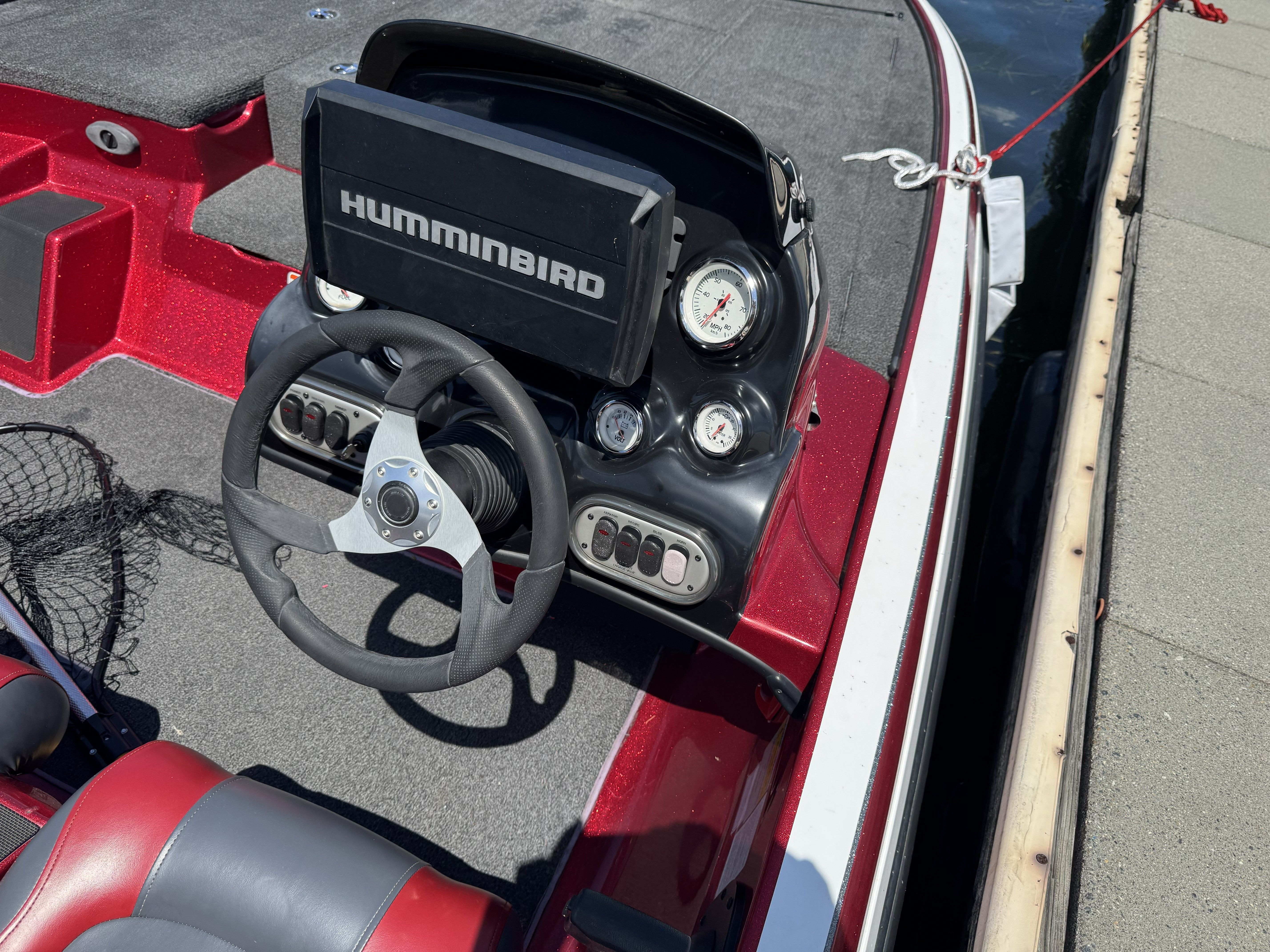2014 Nitro Z71 boat dashboard with Humminbird display.