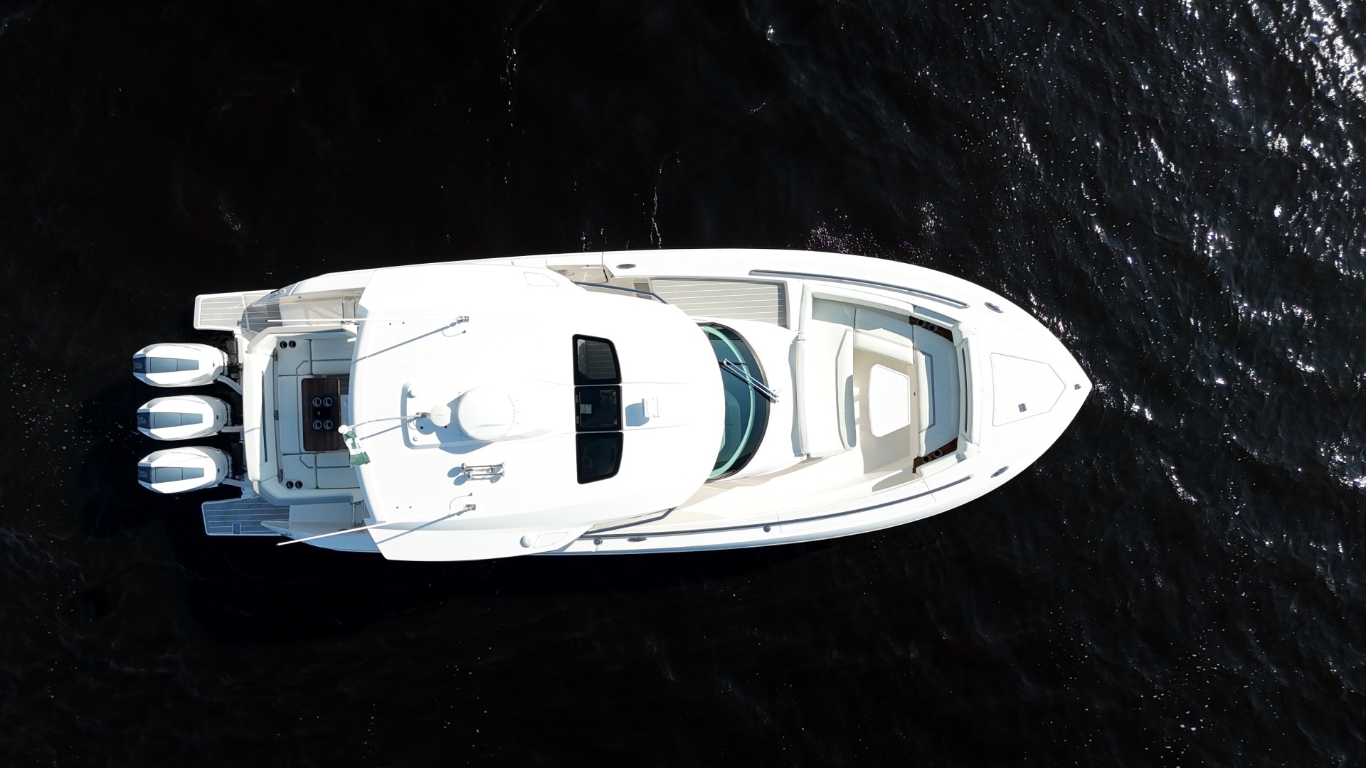 2024 Tiara Yachts 38 LS - Image 28