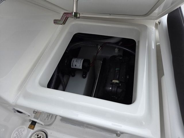 2026 Yamaha Boats 255 FSH Sport E - 16