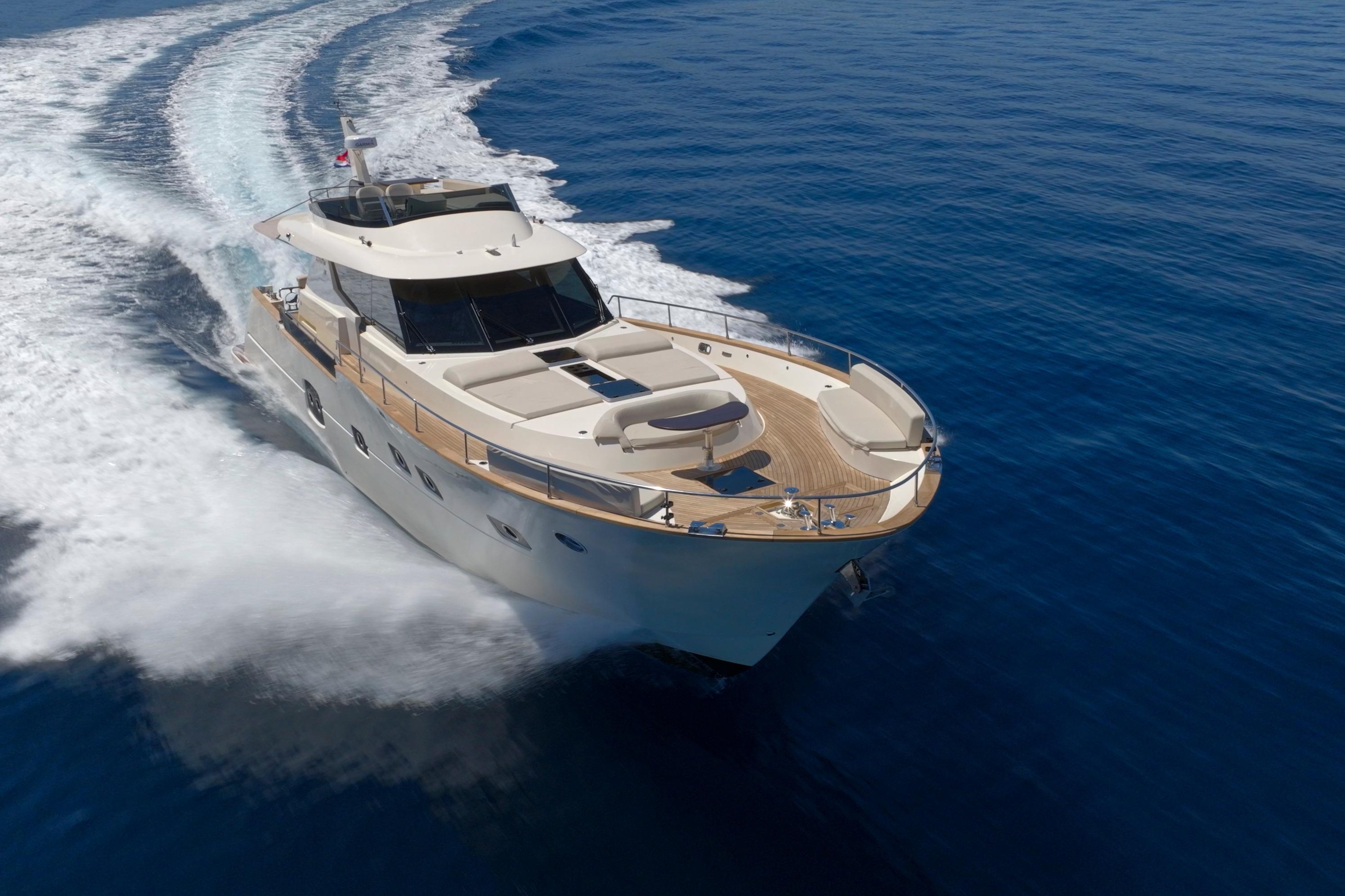 2026 Monachus 70 Fly