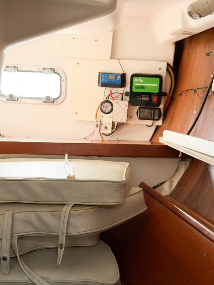 2007 Beneteau 323 - Image 20