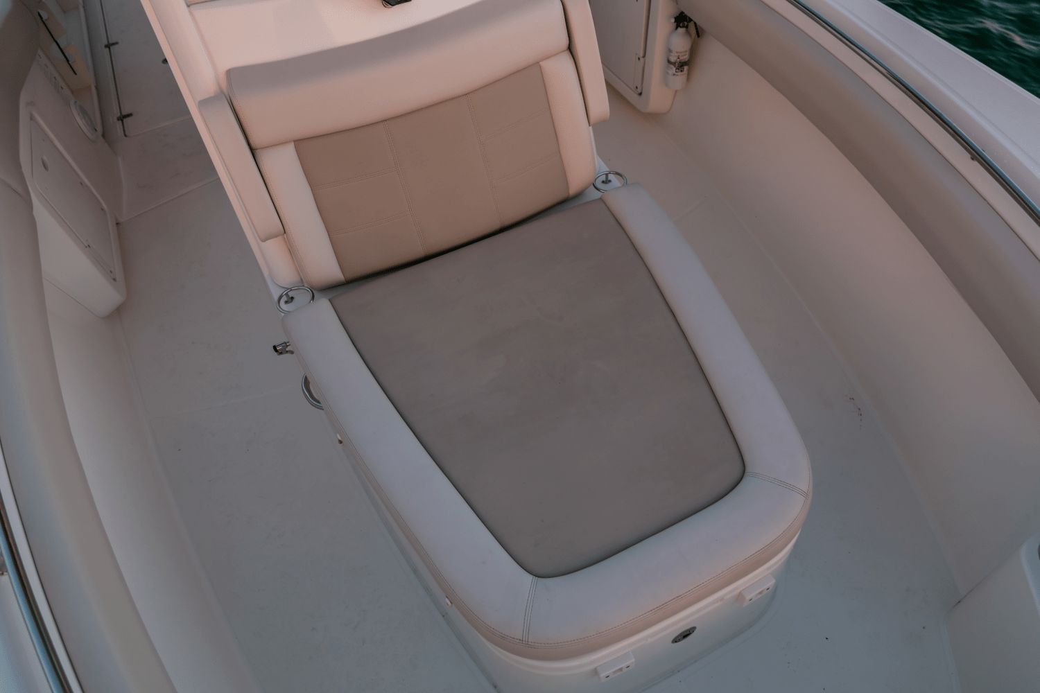 2026 Boston Whaler 280 Outrage - 153