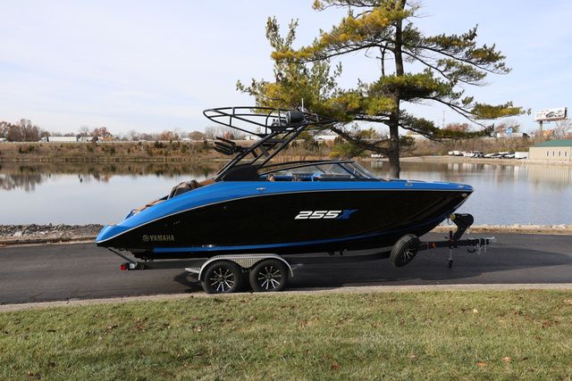 2026 Yamaha Boats 255XD