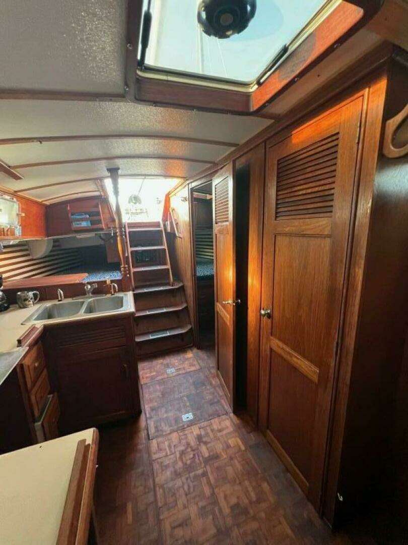 1978 Endeavour 37 - Image 12