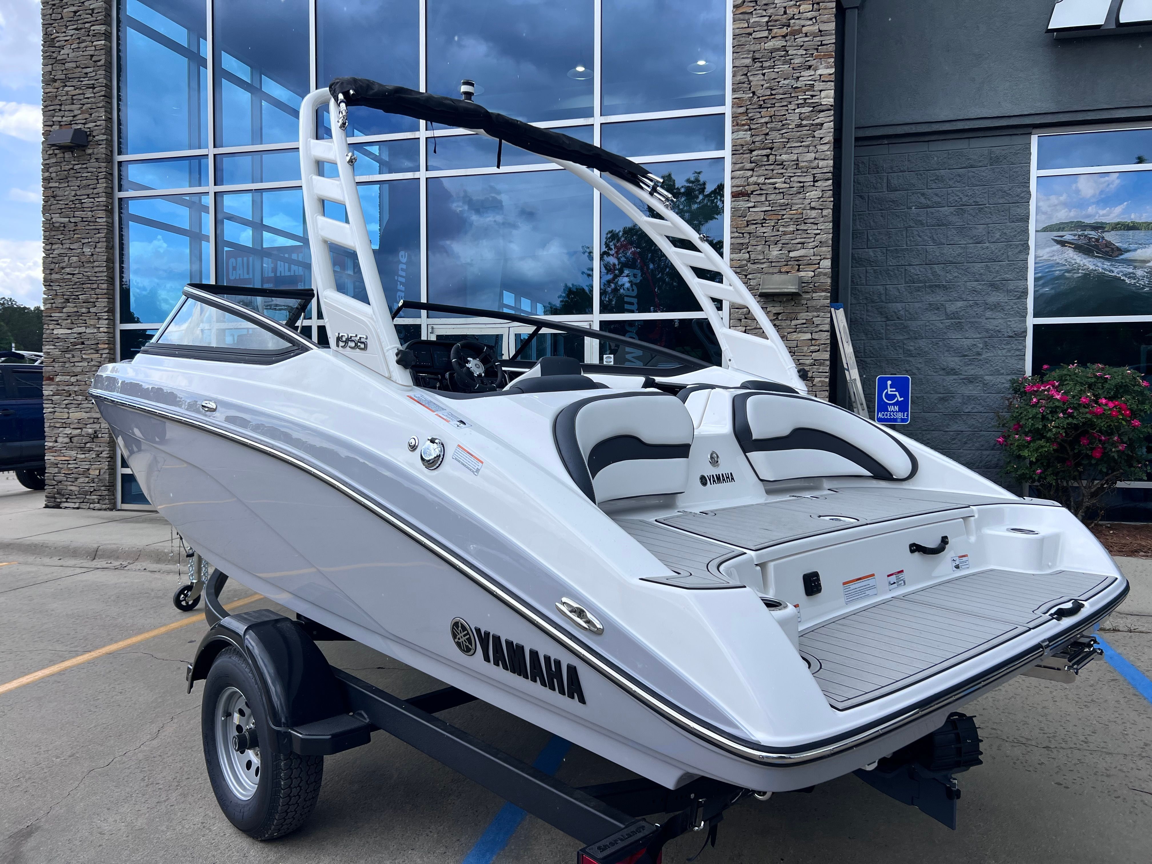 2026 YAMAHA 195 S - Image 3