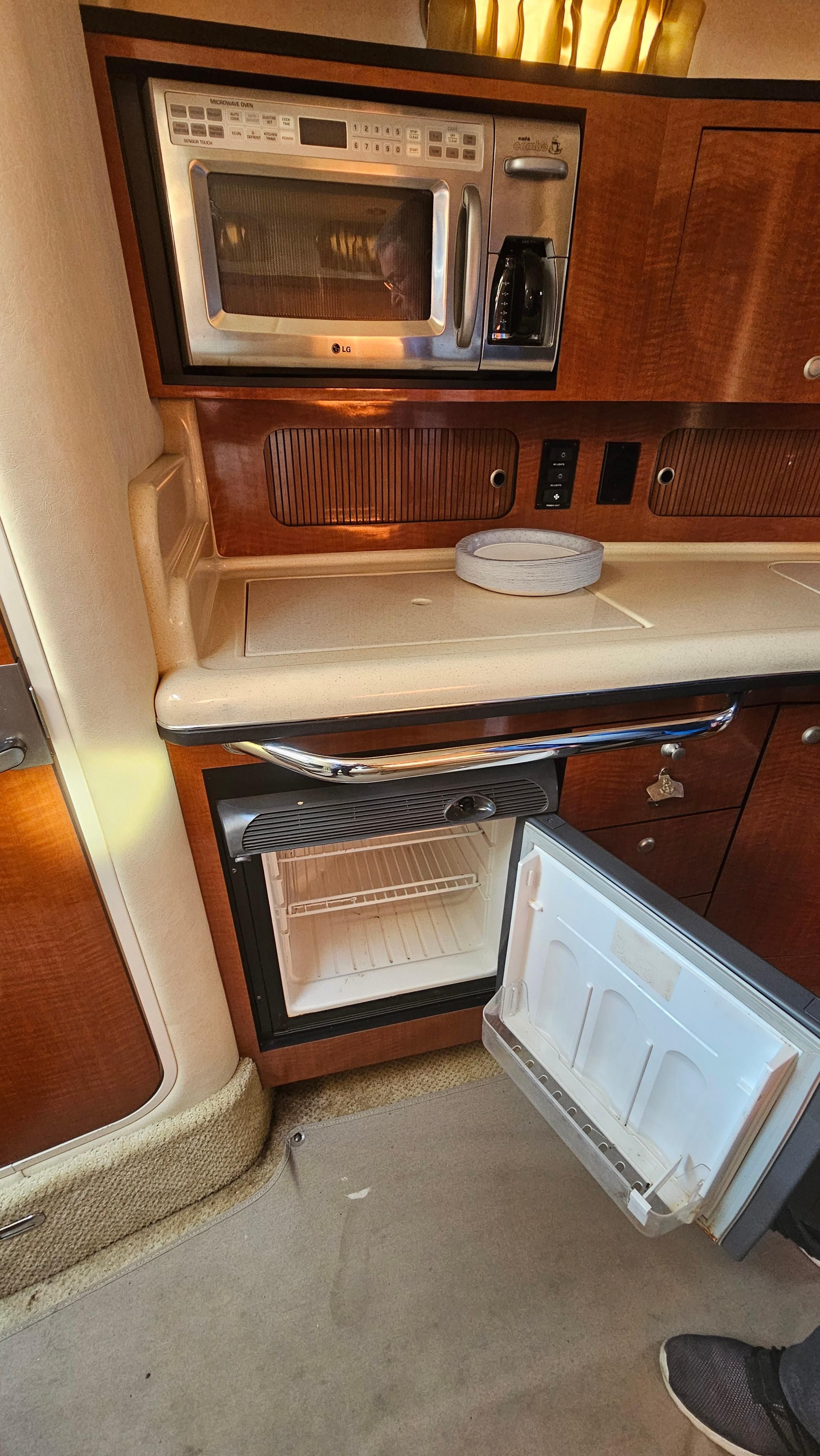 2005 Sea Ray Sundancer 320 - 24