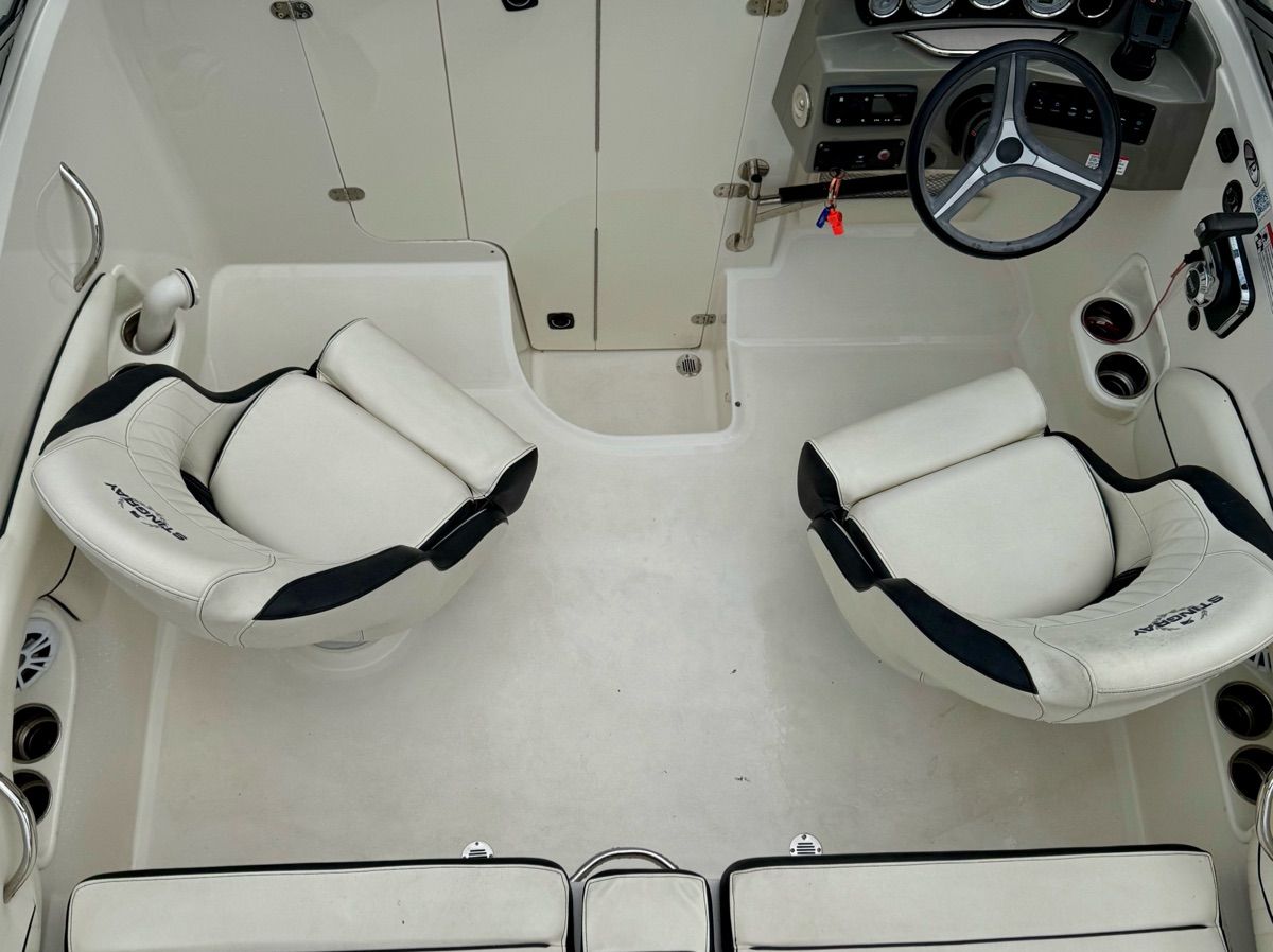 2020 Stingray 208 CR - 5
