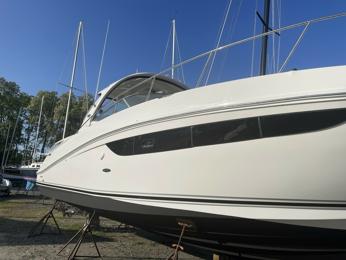 2017 Sea Ray Sundancer 370 - Image 9