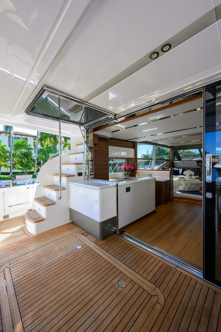 2021 Princess F70 - Image 21