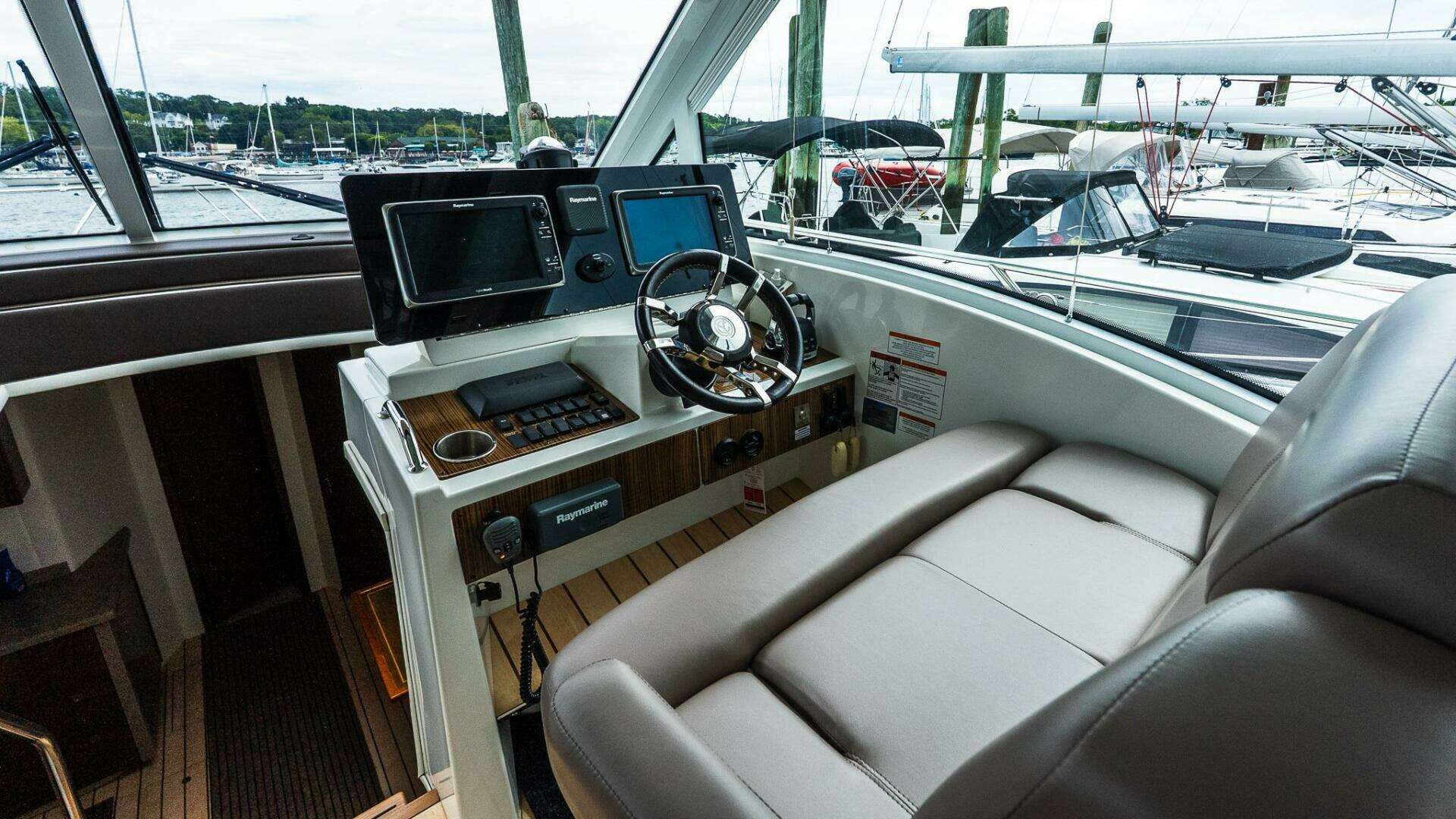 2013 Cruisers 48 Cantius - Image 28