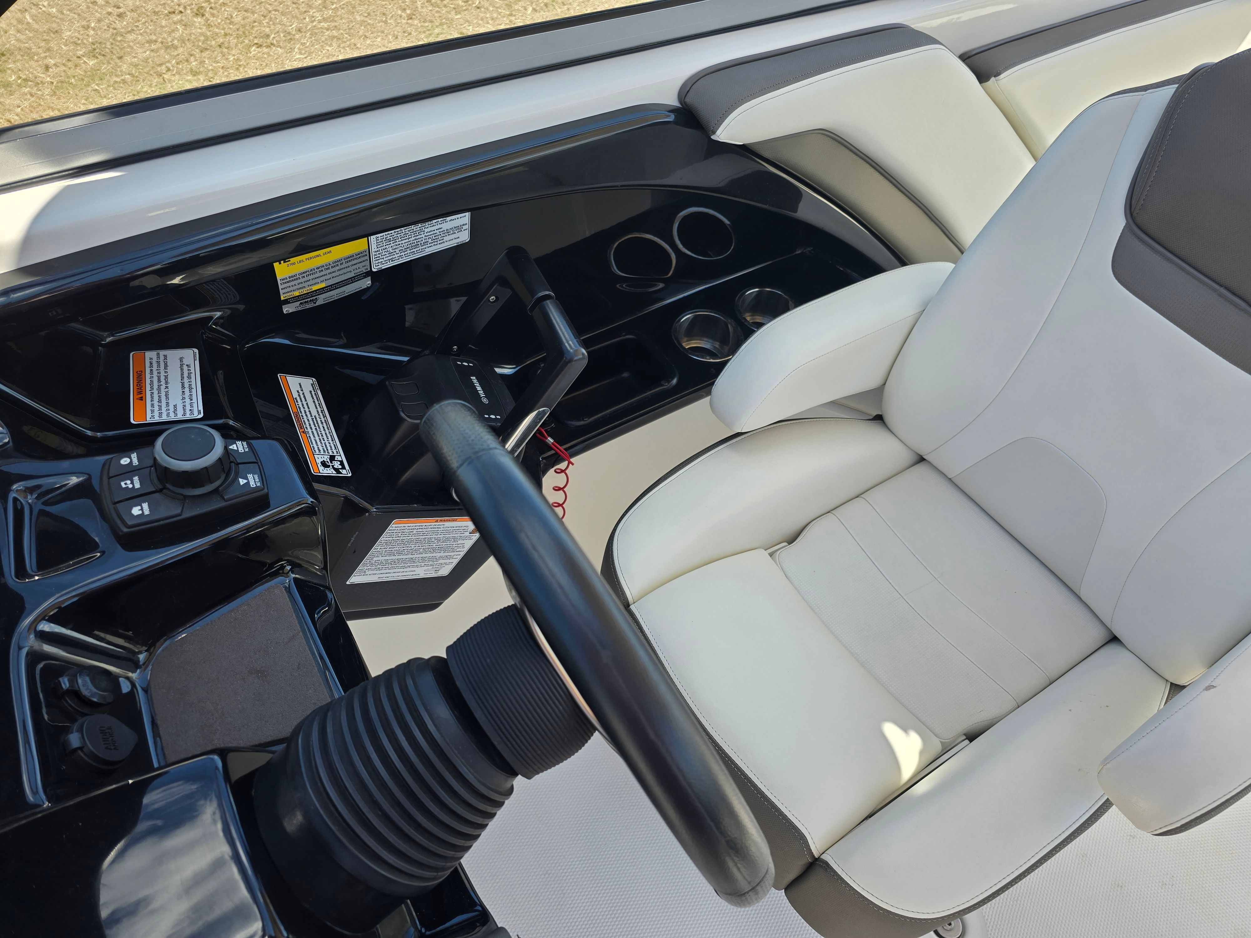 2015 Yamaha Boats 242 Limited S - 22