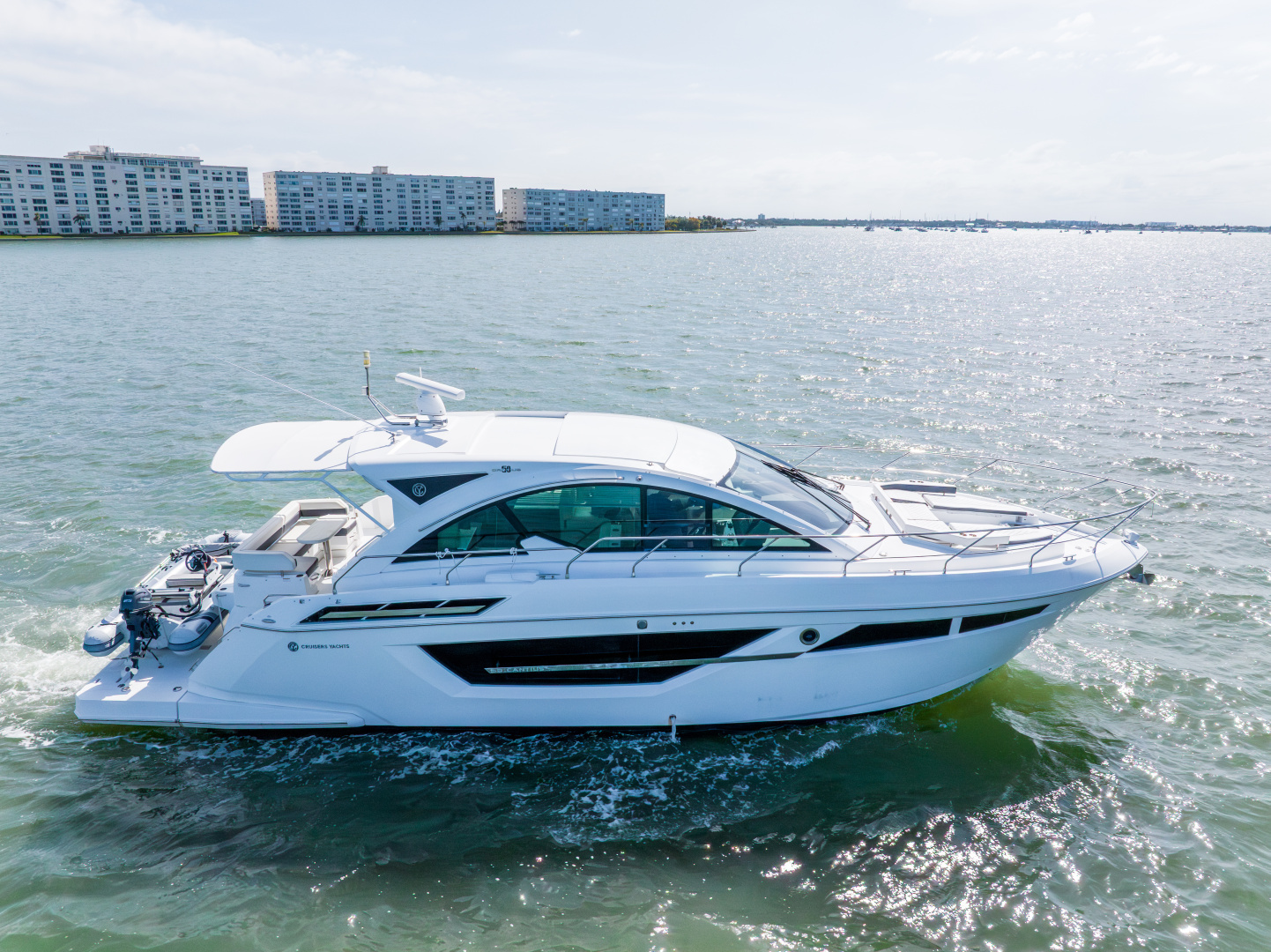 2018 Cruisers Yachts 50 CANTIUS - Image 2