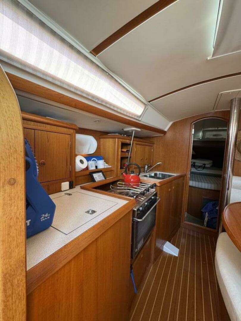 2002 Jeanneau 34.2 - Image 18