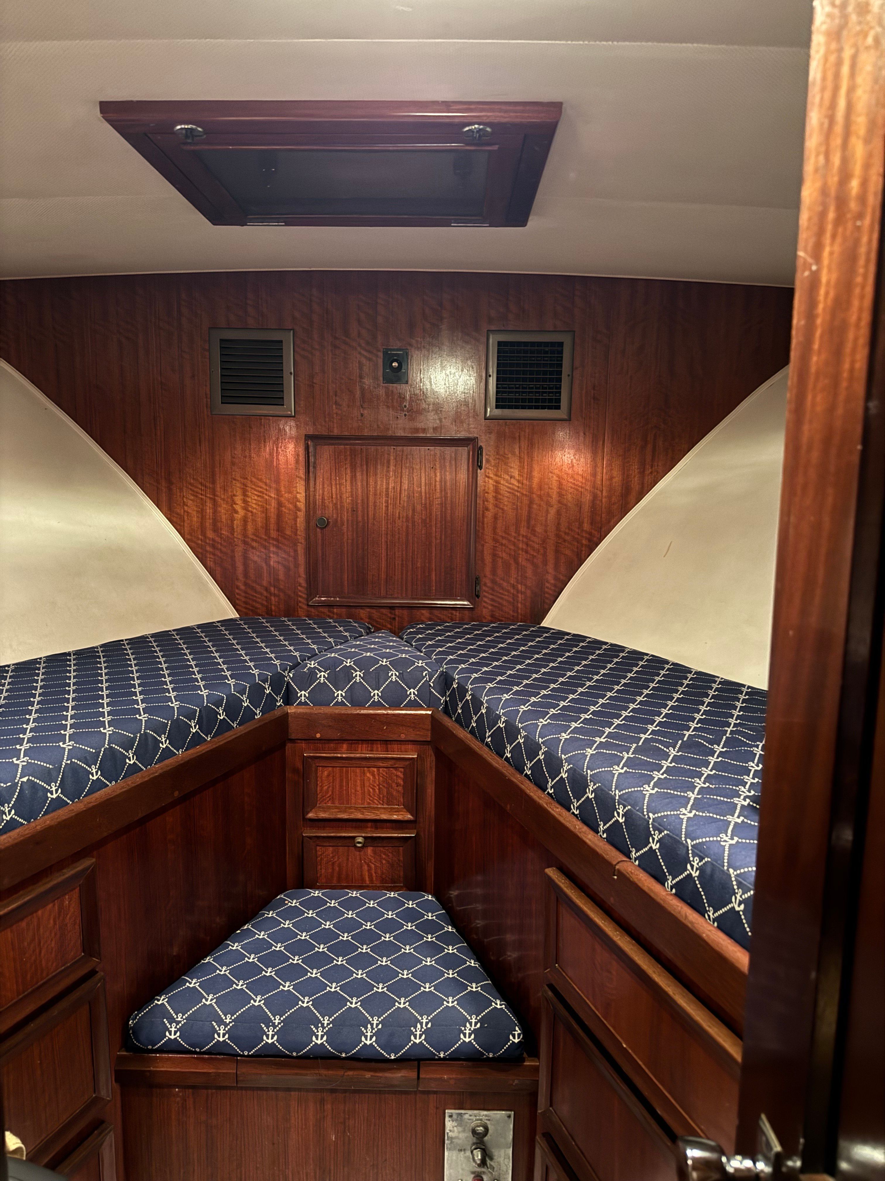 1979 Hatteras 43 DCMY - 21