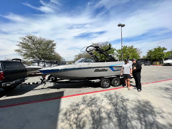 2017 Malibu Wakesetter 22 MXZ - 9