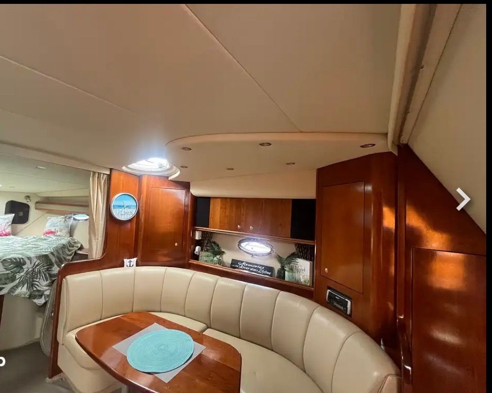 2004 Cruisers Yachts 370 Express - 13