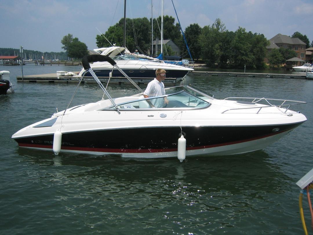 2008 Regal 2250 Cuddy