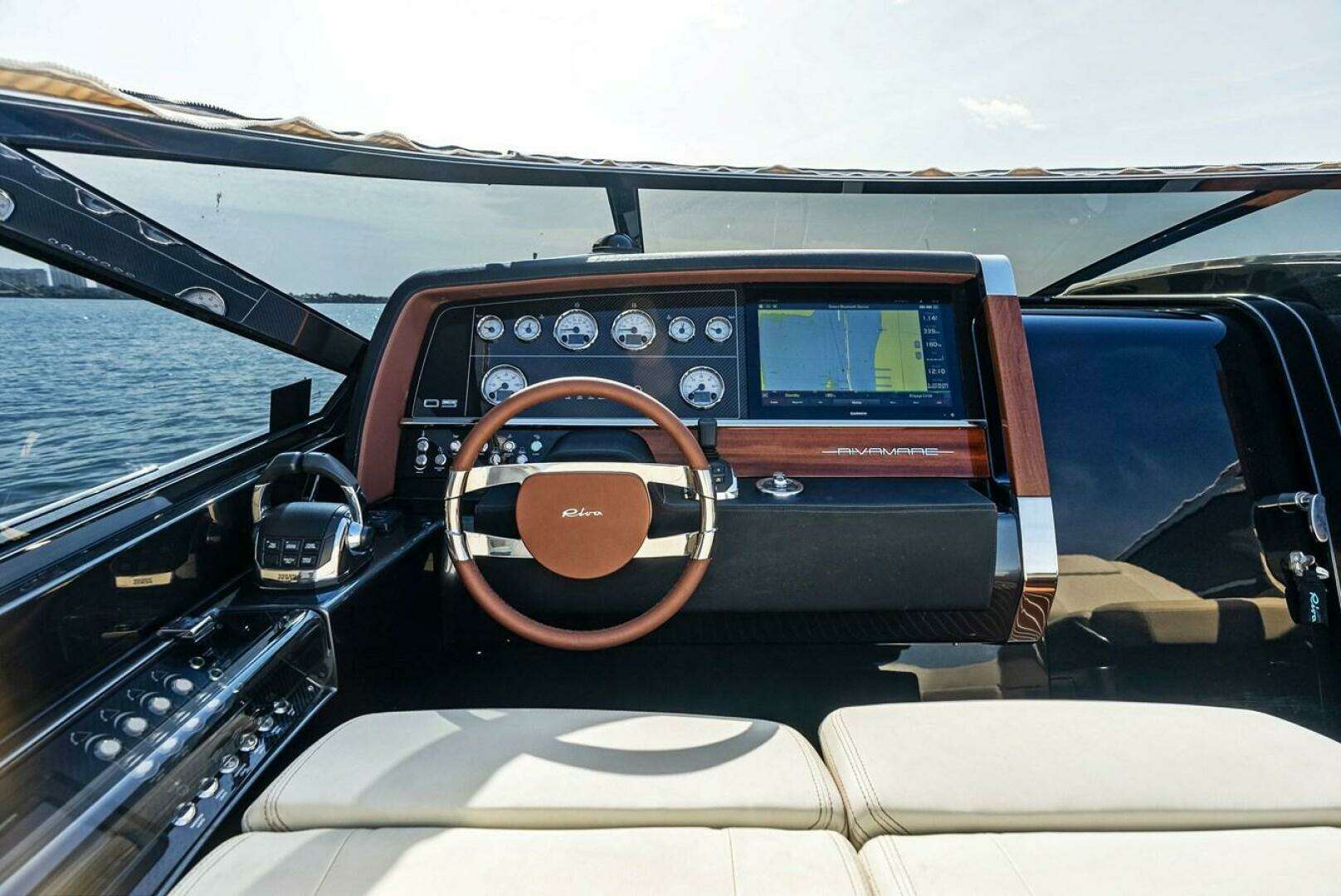 2017 Riva Rivamare - Image 15