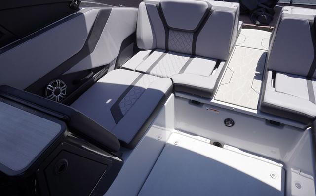 2025 Yamaha Boats 255XD - 15