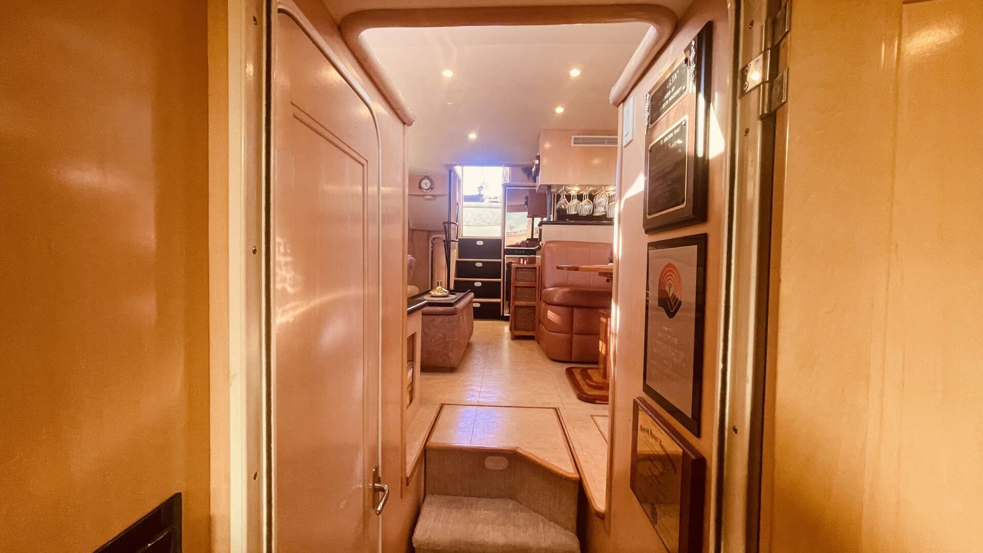 1997 CARVER YACHTS 500 COCKPIT MY - Image 14