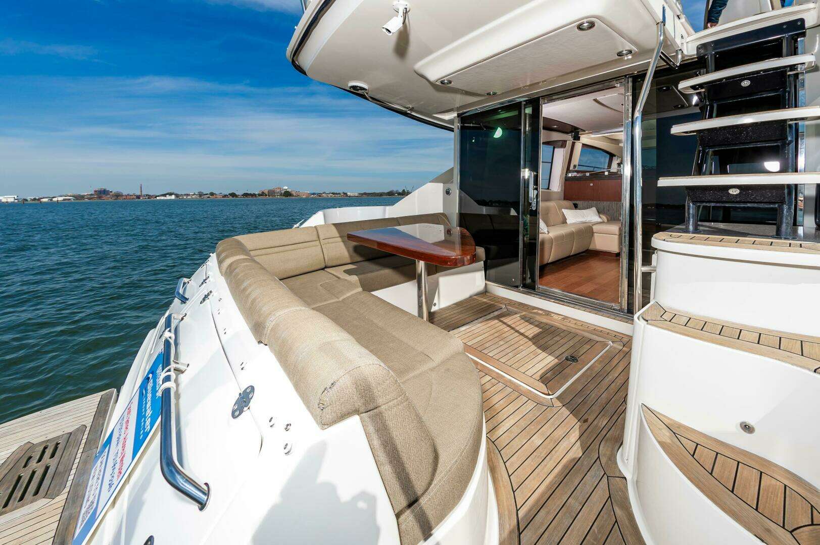 2015 Sea Ray 510 Fly - Image 5