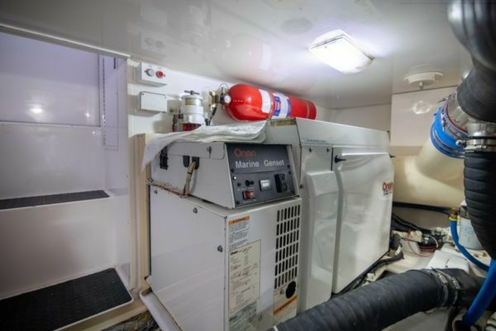 2007 Viking 52 Convertible - Image 37