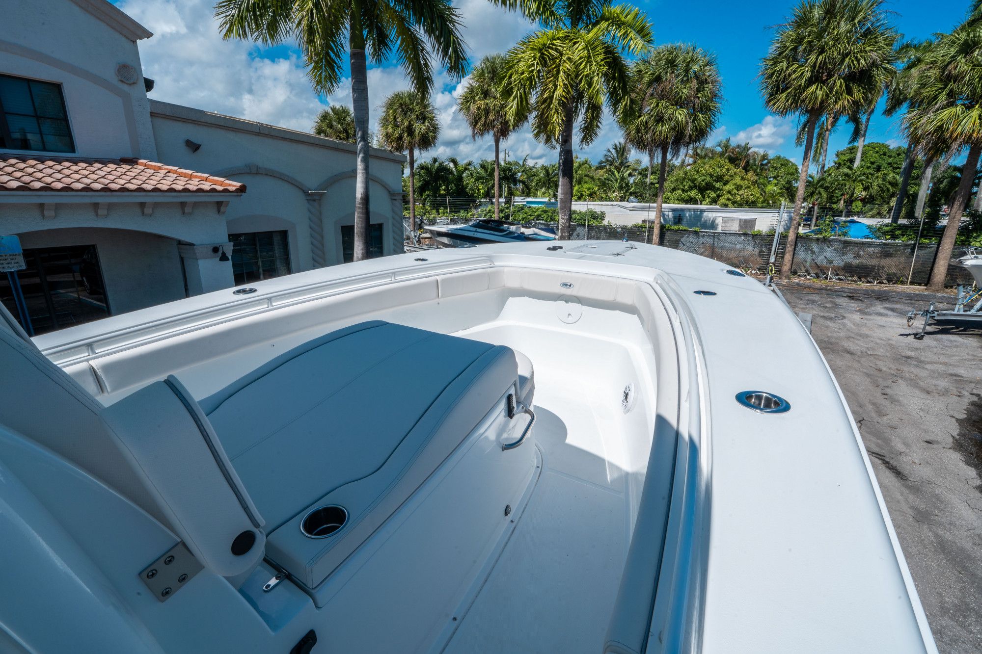 2026 Sea Hunt ULTRA 305 CB - 24