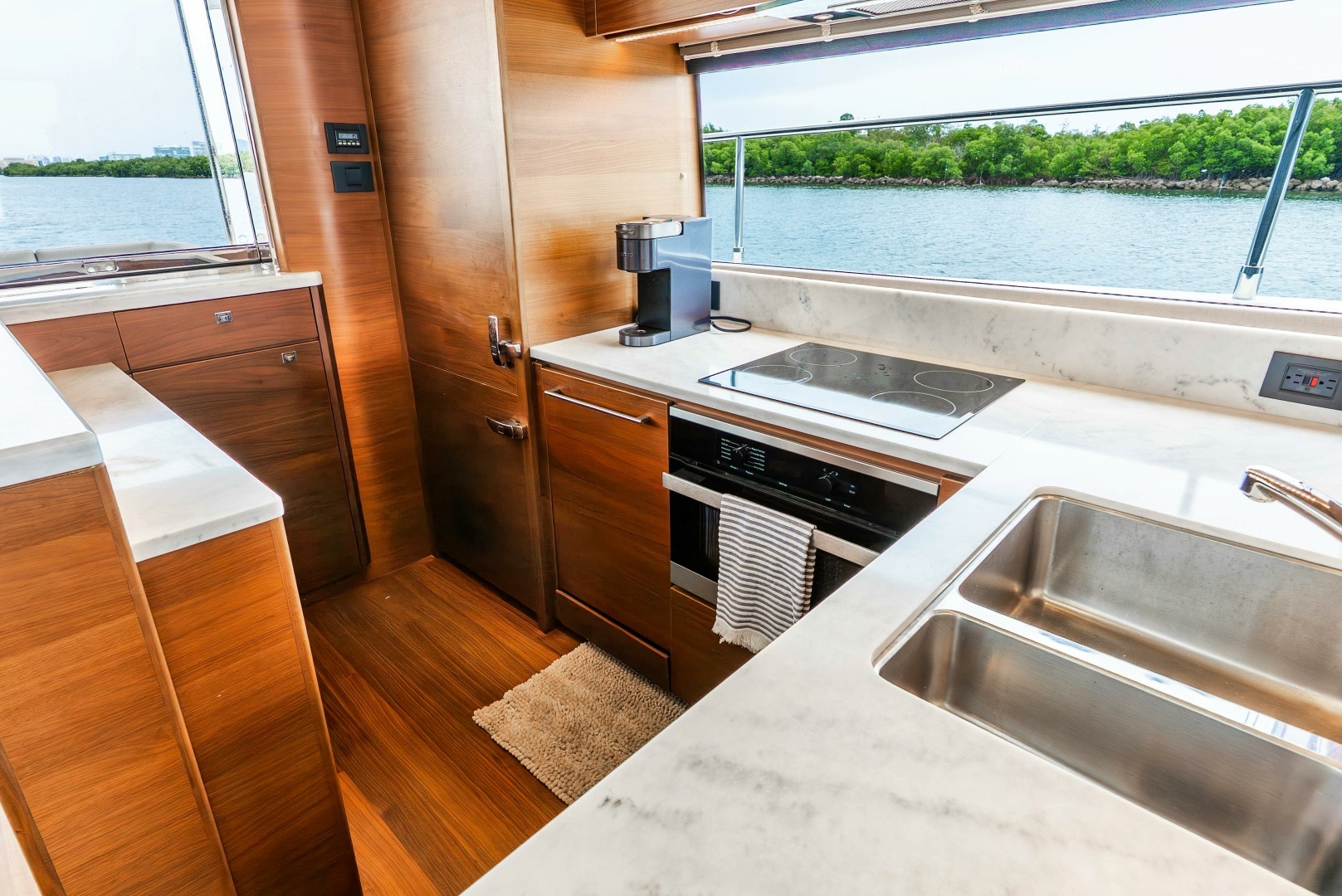2018 Princess Yachts — - Image 28
