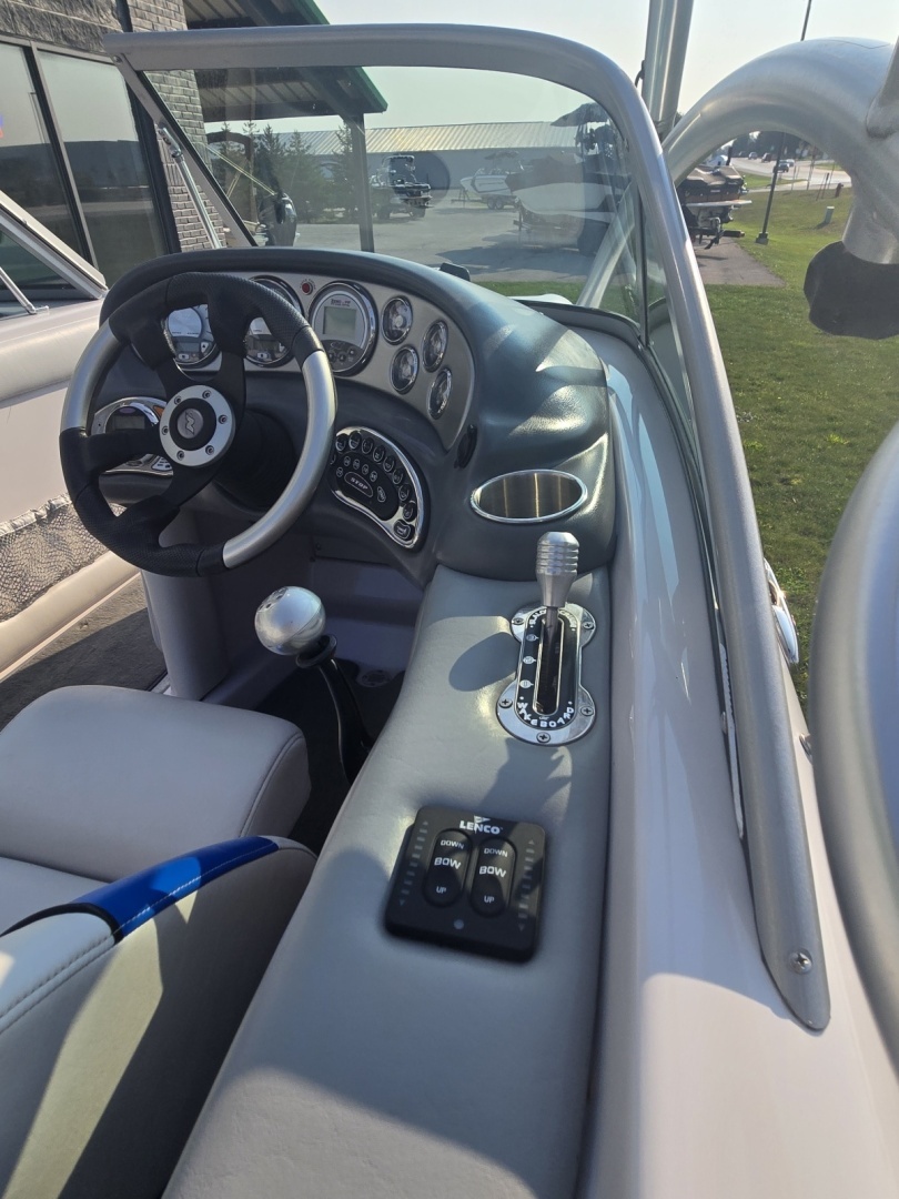 2008 Nautique Crossover 211 - Image 9