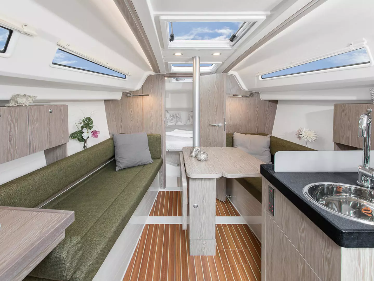 2025 Hanse 315 - Image 12
