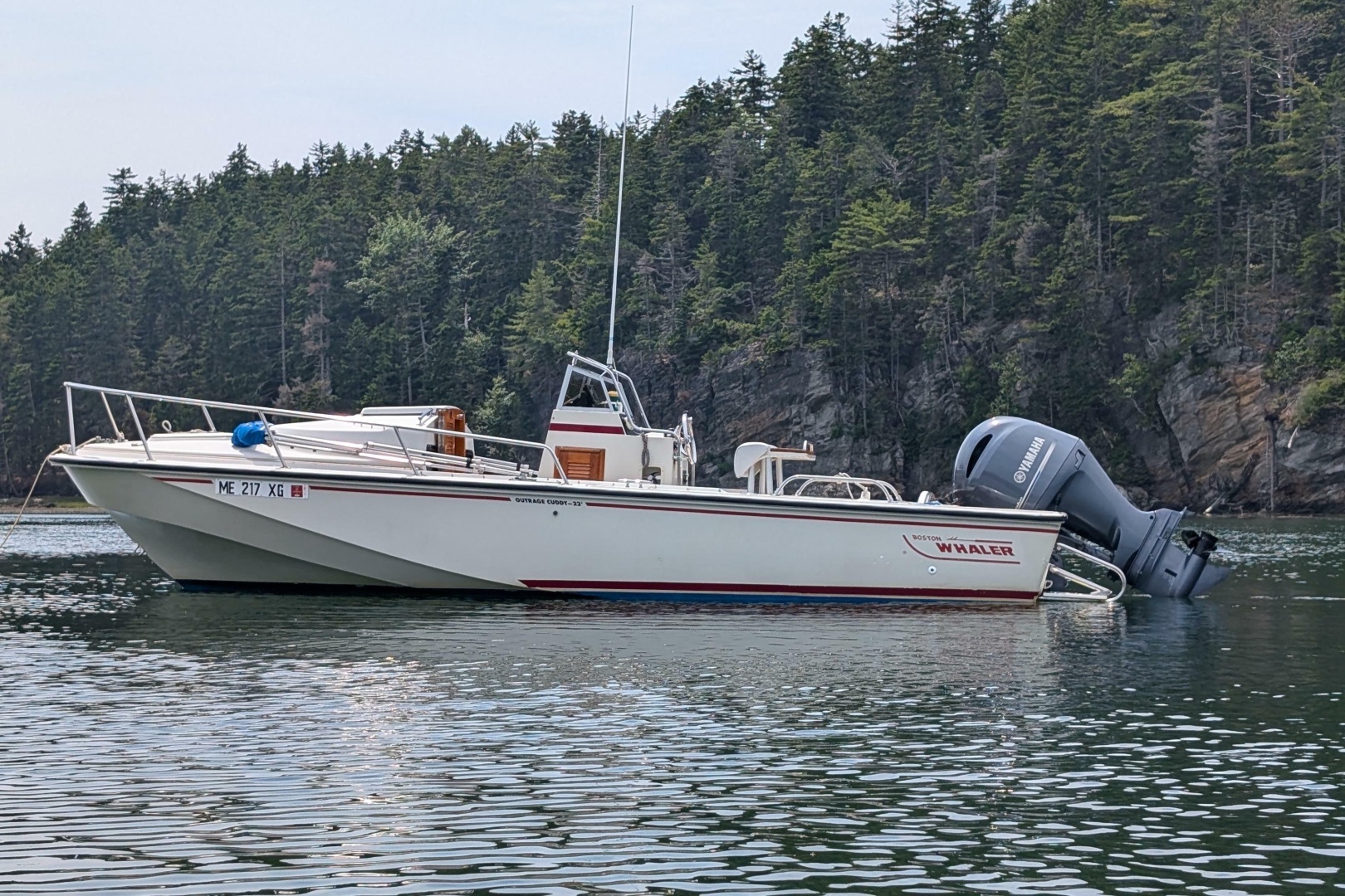 1990 Boston Whaler Outrage Cuddy - Image 13