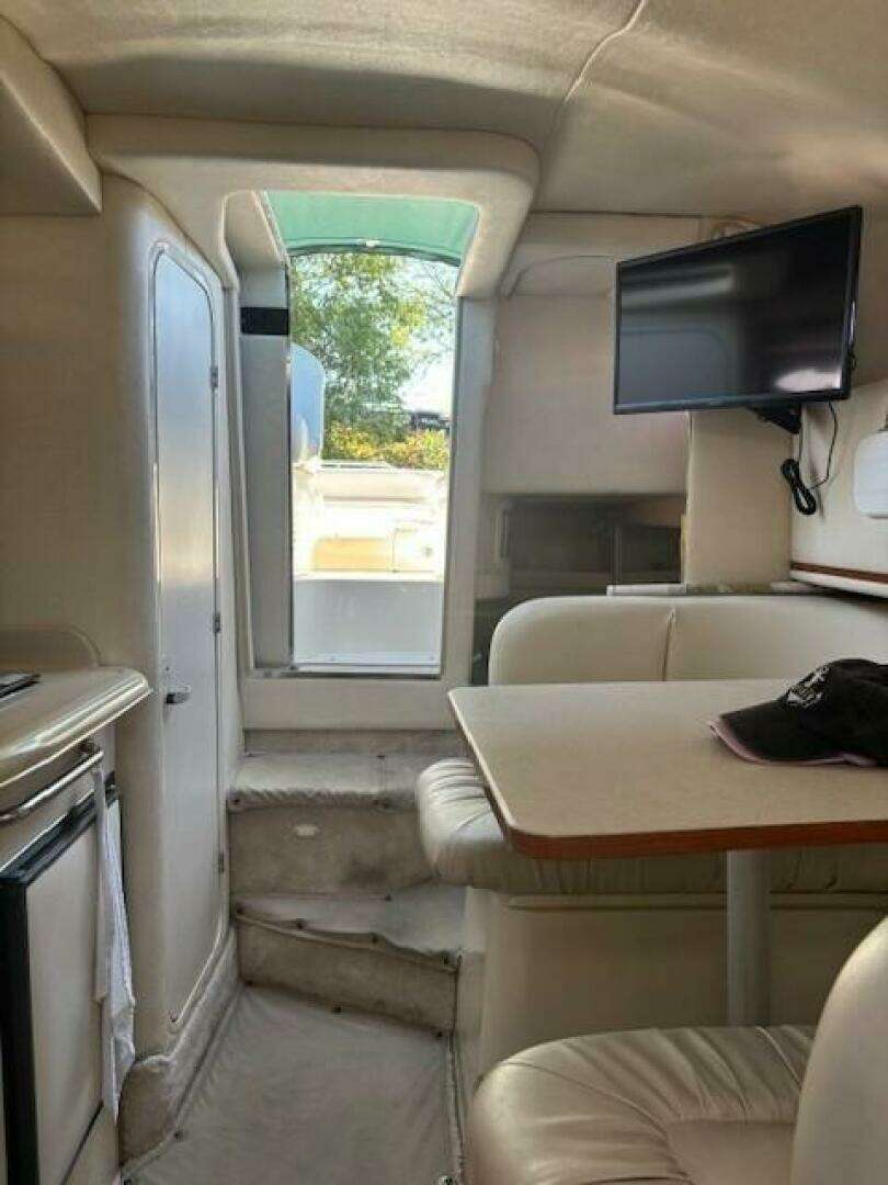 2000 Sea Ray 270 Sundancer - Image 5