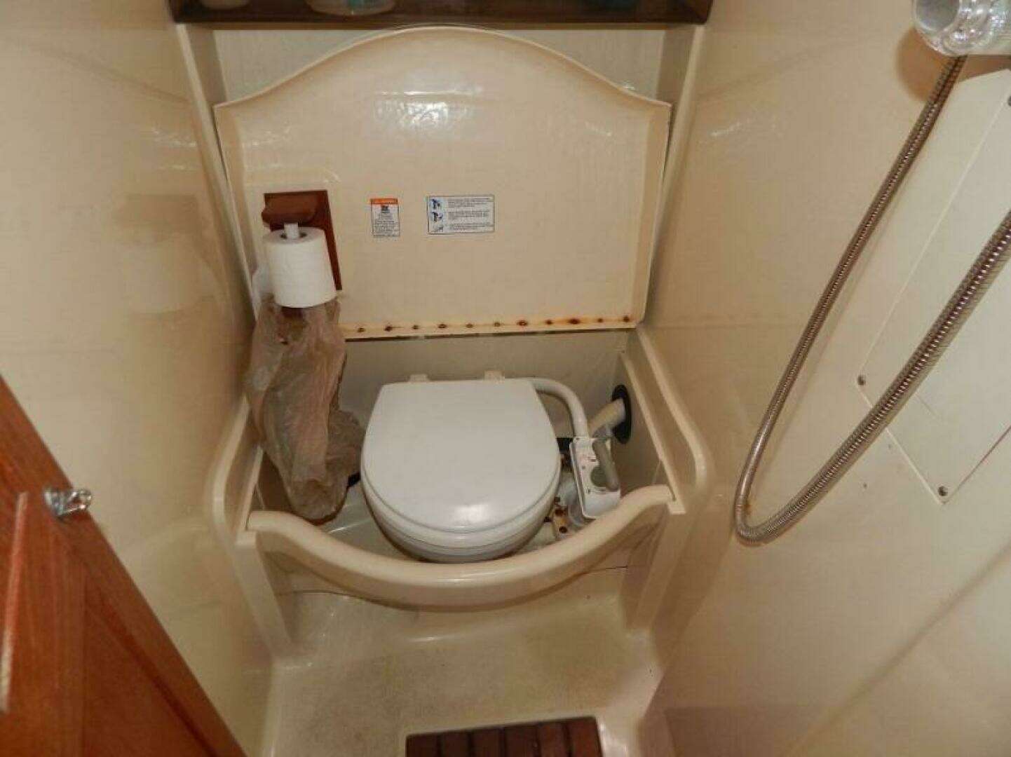 1992 Hunter 33.5 - Image 10